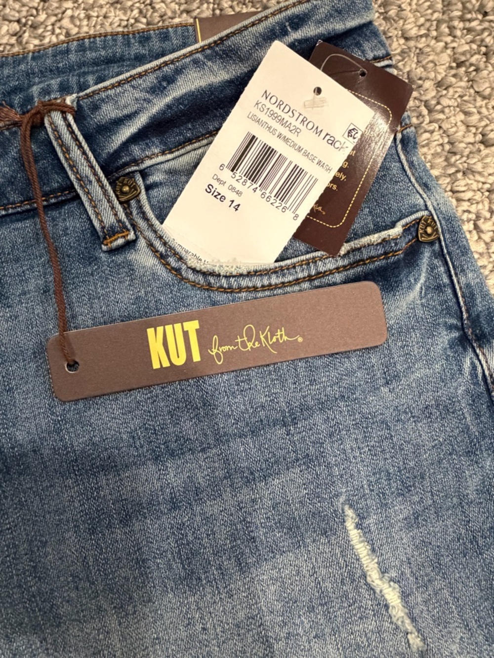 SUMMER CLEARANCE Kut from the Kloth Light Blue Distressed Frayed Hem Shorts - Picture 4 of 4